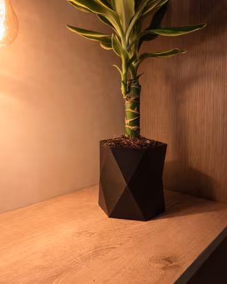 Vaso di Design Geometrico in  Nero – Moderno NUOVO