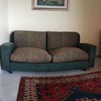 Divano in Alcantara e tessuto