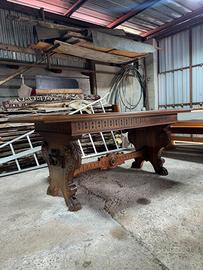 Tavolo in Legno Massello intagliato