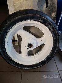  cerchio  completo di pleumatico per fantom f 12