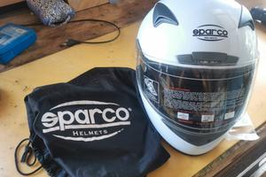 casco e giubbotto