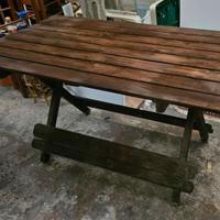 Tavolo in legno da esterno