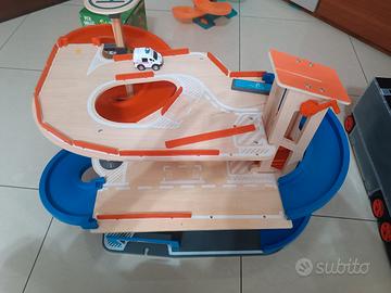 garage auto legno e plastica 