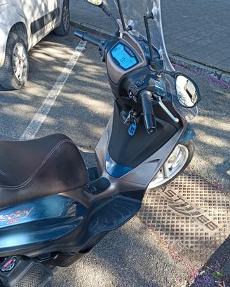 Piaggio 125