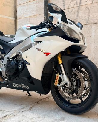 Aprilia RSV4 