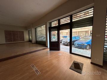 ZONA VILLABIANCA - LOCALE COMMERCIALE 276 MQ c.a