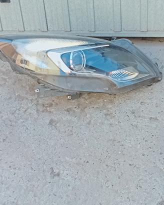 faro anteriore Opel Zafira tourer anno 2013