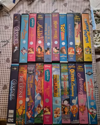 no.18 cassette VHS DIsney + no.2 Casper