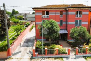 VILLA SINGOLA A BAGNOLO SAN VITO