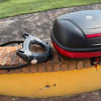 Bauletto Givi e supporto