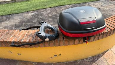Bauletto Givi e supporto