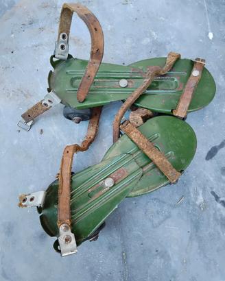 Coppia di pattini a rotelle  vintage anni 50