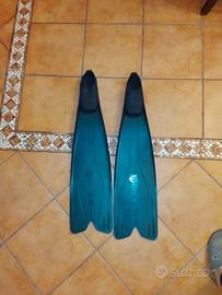 Pinne Mare 40-41, 75cm con utilizzo in piscina