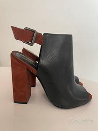 Scarpa sandalo pelle nera SCHUTZ 37