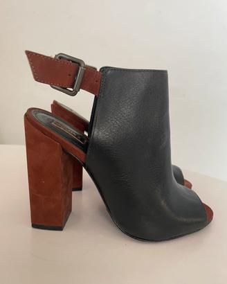 Scarpa sandalo pelle nera SCHUTZ 37