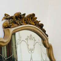 A specchiera stile Liberty