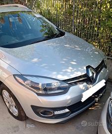 Renault megane 3 serie anno 2014 per ricambi (2a)