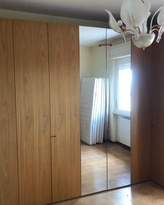 Camera da letto completa in legno massello
