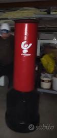 sacco da boxe da terra