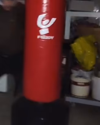 sacco da boxe da terra