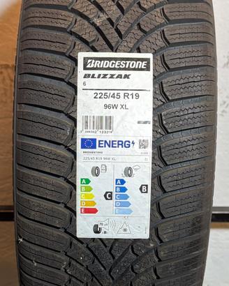4 Pneumatici 225/45 R19 Bridgestone Blizzak 6