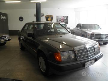 MERCEDES BENZ 200 E