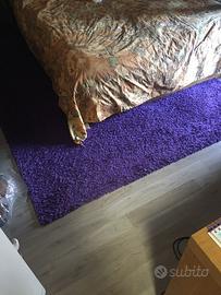 Tappeto viola grande