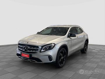 MERCEDES-BENZ CLA sse GLA GLA 200 CDI/d Automati