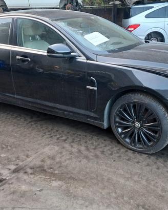 JAGUAR XF 2010 SOLO PER RICAMBI