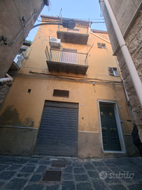 Casa singola a Valguarnera Caropepe