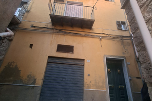 Casa singola a Valguarnera Caropepe