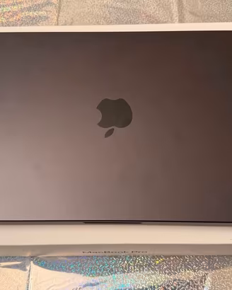MacBook Pro 14” M5