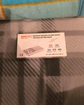 bilancia digitale piccola pile incluse