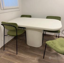 Tavolo+ 4 sedie vendibili separatamente