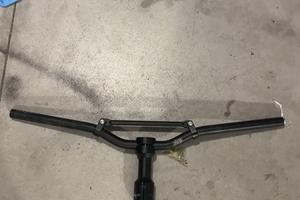 Manubrio naked con mozzo