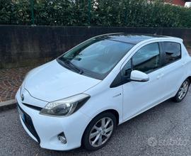 TOYOTA Yaris Hybrid 1.5 Style full optional