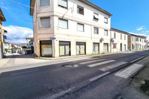 NEGOZIO A PISTOIA