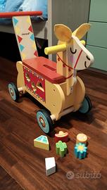 cavallo di legno con ruote con Forme ad incastro