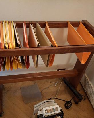 Archivio cartelle sospese realizzato da artigiano