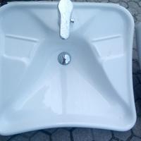 wc sospesi e vari tipi di lavandino