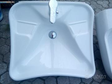 wc sospesi e vari tipi di lavandino