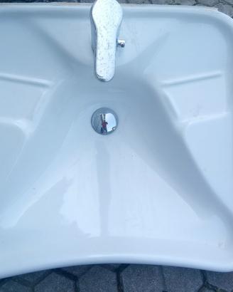 wc sospesi e vari tipi di lavandino