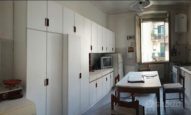 Mobili cucina con tavolo e 4 sedie anni 70