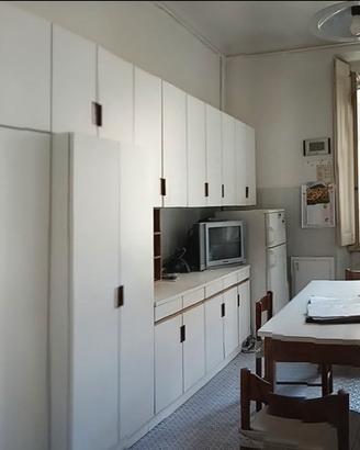 Mobili cucina con tavolo e 4 sedie anni 70