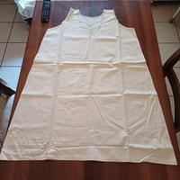 Antica camicia da notte o sottoveste della nonna