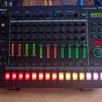 Roland TR8S con manuale e confezione originale