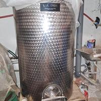 Torchio, cisterna, pigiatrice e vasconi