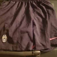 completo pantaloncini e maglietta Juventus 