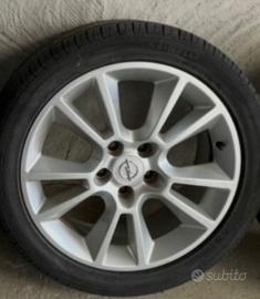 Cerchi Opel  con  gomme  usate