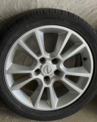 Cerchi Opel  con  gomme  usate